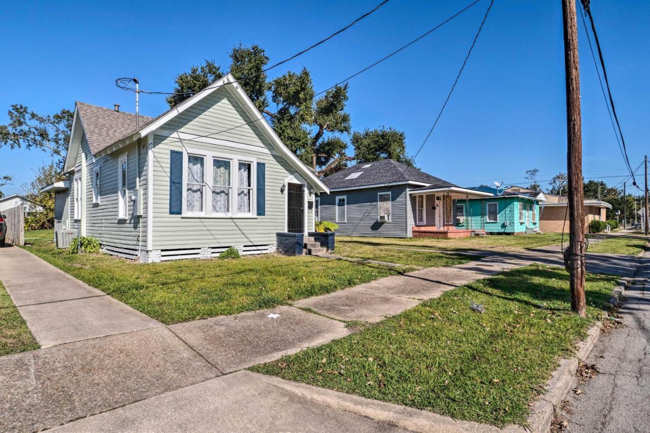 Lake Charles Cottage With Fireplace And Yard! Exterior photo